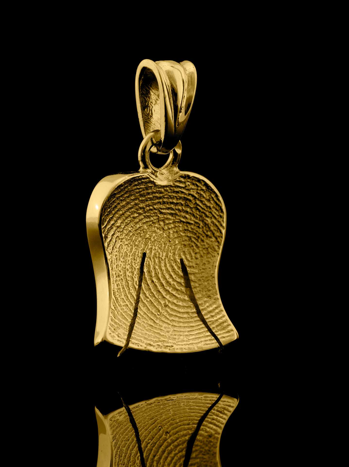 Engel in Gelbgold